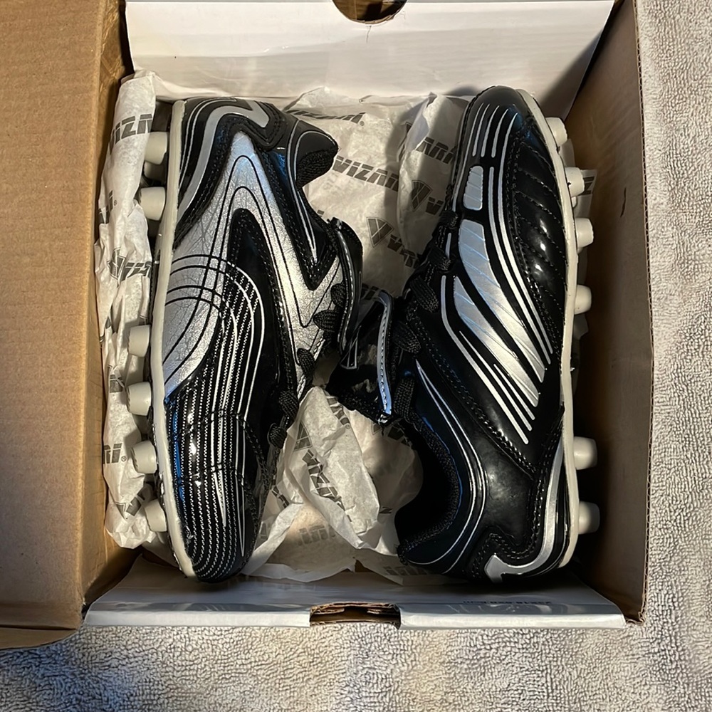Kids cleats